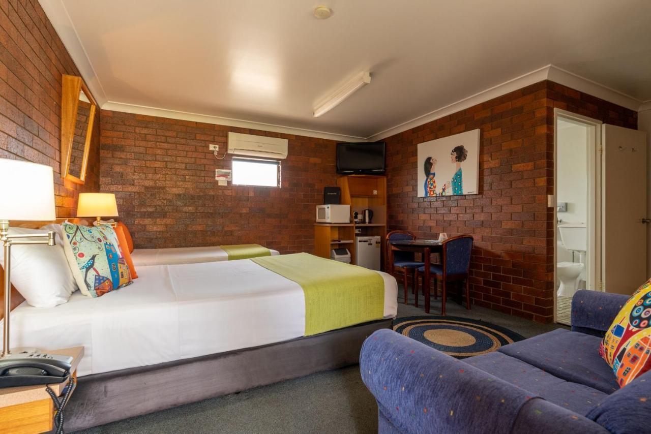 Country Pathfinder Motor Inn Dalby Ngoại thất bức ảnh