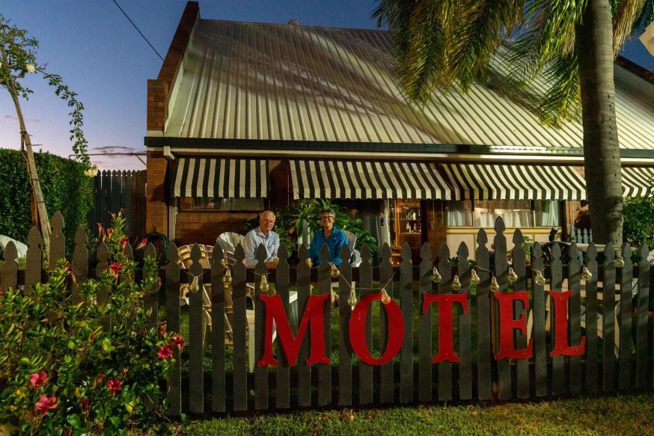 Country Pathfinder Motor Inn Dalby Ngoại thất bức ảnh